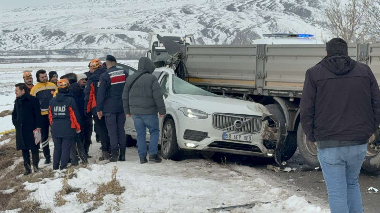 OSB yolunda TIR’a çarpan otomobilden büyük acı çıktı! İş adamı Ahmet Yasak öldü 8